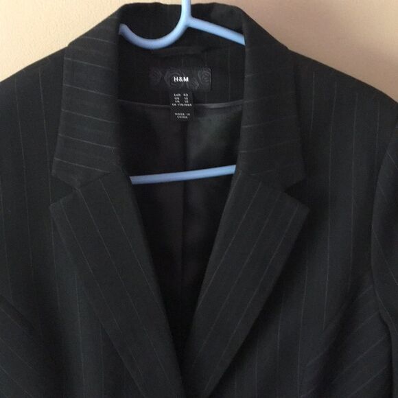 Women's H&M Pinstripe Blazer Size Large - Picture 3 of 5